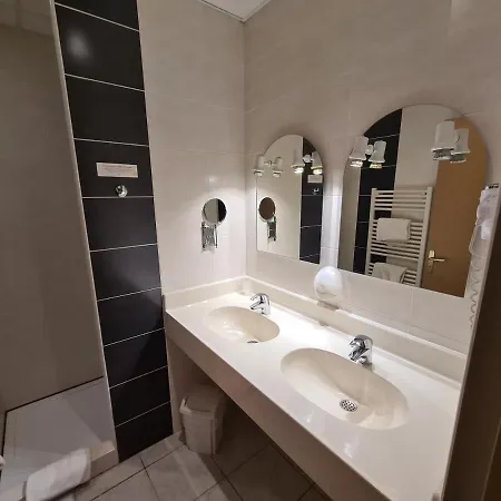 Du Cantal Hotel 3*